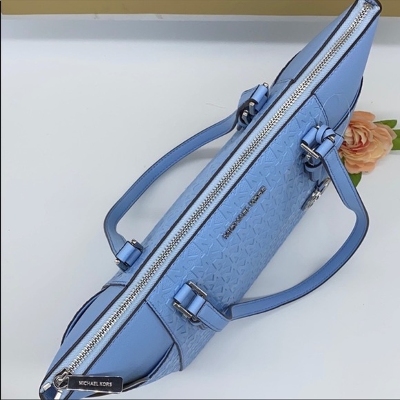 MICHAEL KORS CHARLOTTE LARGE TZ TOTE LIGHT SKY - Picture 8 of 16